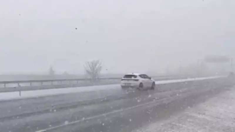 Denizli'nin Yüksek Rakımlı Bölgelerinde Kar Yağışı Etkisini Gösteriyor