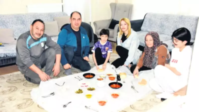 Depremzede Aile, 2.5 Yıl Sonra Yeni Yuvasında İlk İftarı Yaptı