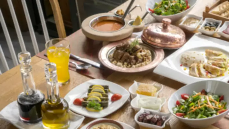 Diyabet ve Hipertansiyon Hastalarına Ramazan Uyarısı: Yemek Sonrası Uyku Haline Dikkat!