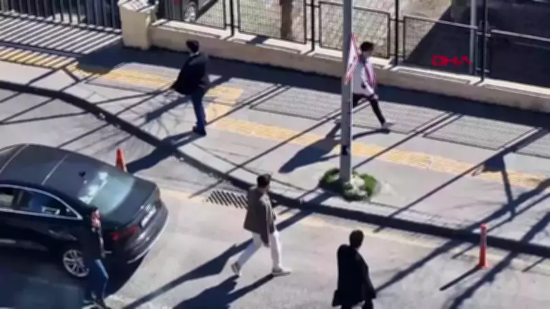 Diyarbakır'da Adliye Yakınında Silahlı Saldırı: Şüpheli Husumetlisini Kovalamaca Sırasında Peş Peşe Ateş Etti