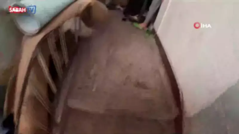 Diyarbakır'da Ateşe Verilen Evin Söndürülme Anları Kask Kamerasında