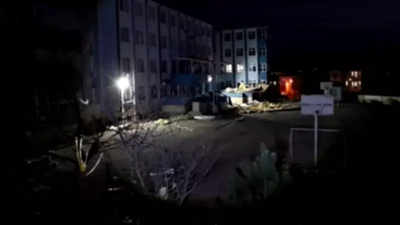 Düzce'de Fırtına Lise Çatısını Uçurdu: Okul Tatil Edildi