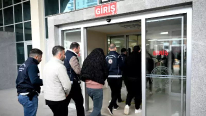 Edirne'de Diplomatik Plakalı Araçla İnsan Kaçakçılığı: 6 Kişi Tutuklandı