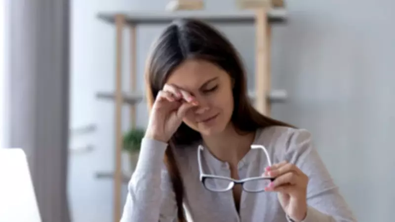 Ekrana Uzun Süre Bakmak Göz Sağlığını Tehdit Ediyor: Dijital Göz Sendromu Yaygınlaşıyor