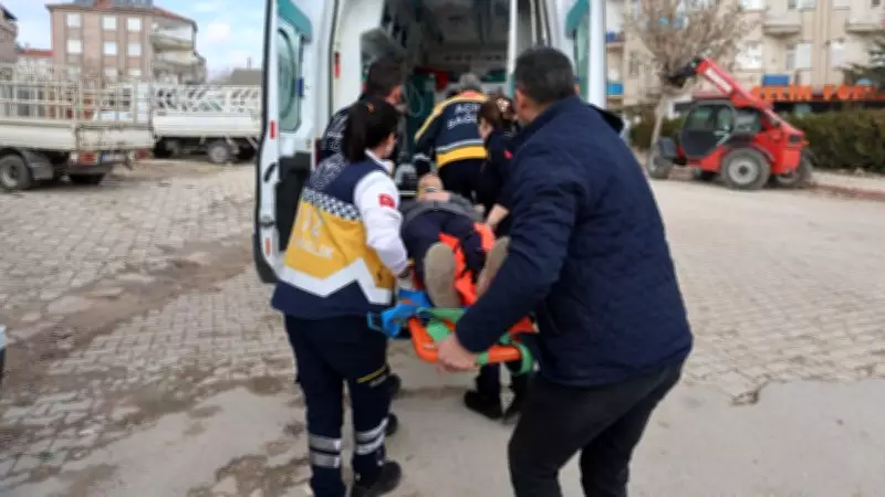 Elazığ'da Ters Yöne Giren Kamyonet Öğrenci Servisine Çarptı: 9 Öğrenci Yaralandı