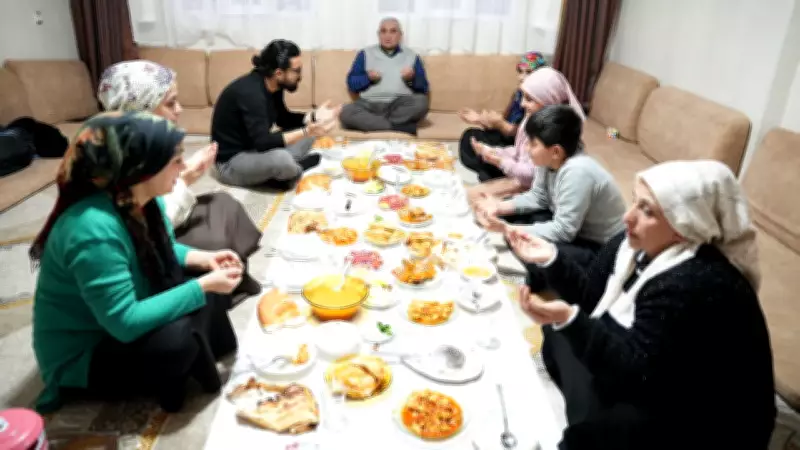 Şemdinli'de Ramazan'ın İlk İftarı Ezanla Açıldı, Birlik Duaları Edildi