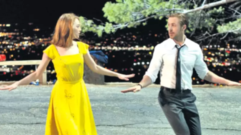 Emma Stone'un Gülüşünün Arkasındaki Gerçek: Savunma Sanatı ve Kontrol Mücadelesi