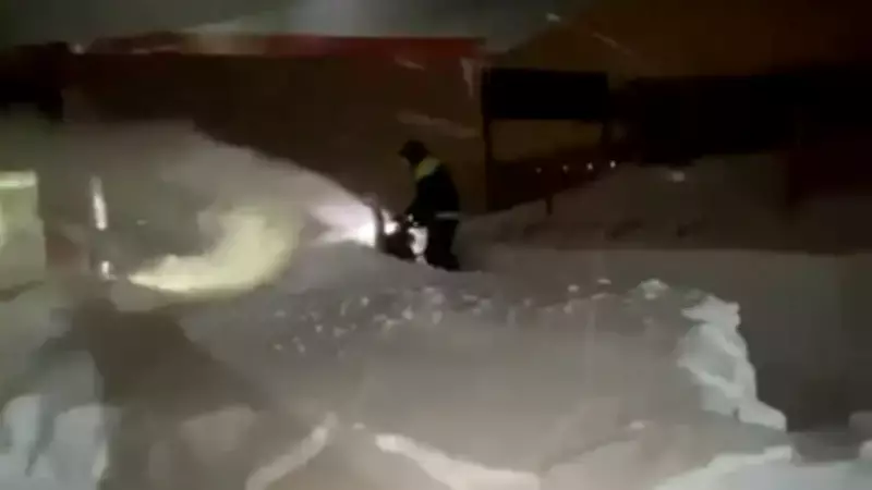 Erciyes'te Kar Kalınlığı 3 Metreyi Buldu, Tipi Etkili Oluyor