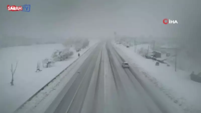 Erzincan'da Tipi ve Kar Yağışı Ulaşımı Felç Etti: Sivas ve Erzurum Yollarında Trafik Durdu
