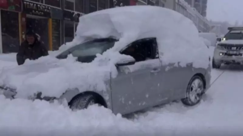 Erzurum Tarihinin En Yoğun İkinci Kar Yağışına Gömüldü: 60 Santimetre