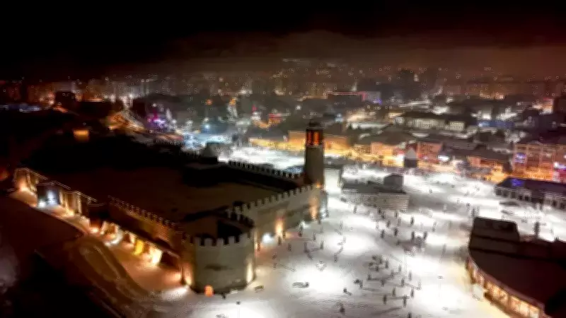 Erzurum'da Kar Yağışı Yaşamı Olumsuz Etkiledi, Okullar Tatil Edildi