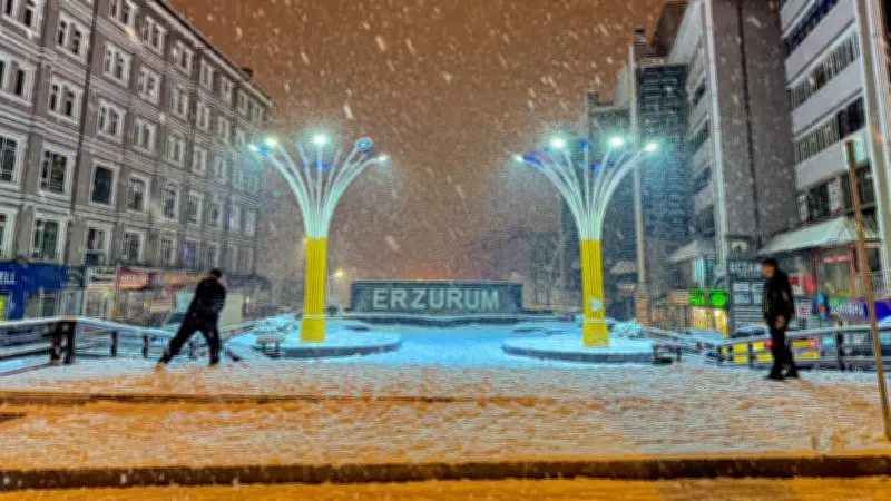 Erzurum'da Yoğun Kar Yağışı Kent Merkezini ve Tarihi Yapıları Beyaza Bürüdü