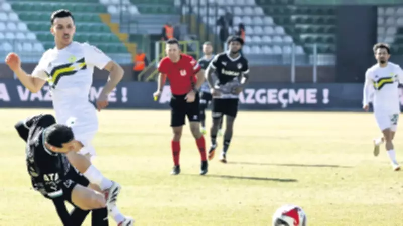 Esenler Erokspor, Iğdır FK'yı 3-0 Yenerek Liderliğe Yükseldi