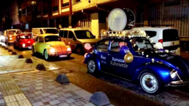 Esenler'de Vosvoslu Sahur Geleneği Ramazan Boyunca Devam Edecek