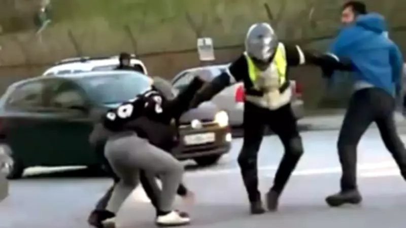 Esenyurt'ta Otoparkta İftar Öncesi Çıkan Kavga: Çevredekiler Müdahale Etti