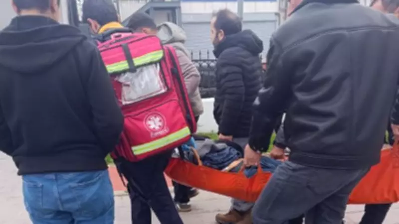 Esenyurt'ta Parkta Çıkan Tartışma Kanlı Bitti: Eşini ve Kendini Yaraladı