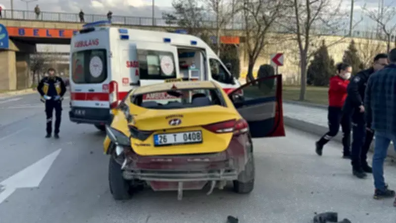 Eskişehir-Ankara Yolunda Zincirleme Kazada 3 Kişi Yaralandı