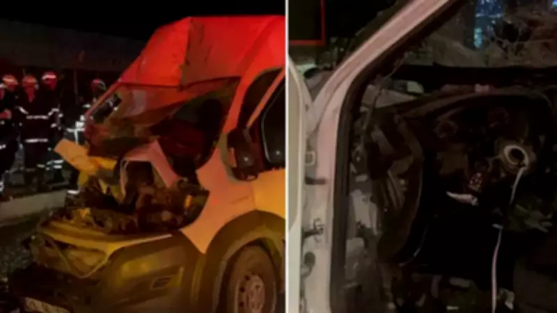 Eskişehir'de Panelvan Tıra Arkadan Çarptı: 2 Kişi Ağır Yaralandı