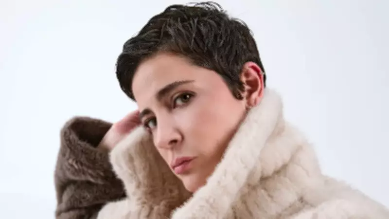 Esra Şengünalp 4 Yıl Sonra Ekranlara Döndü: Mahinur Karakteri İçin Saçlarını Kestirdi