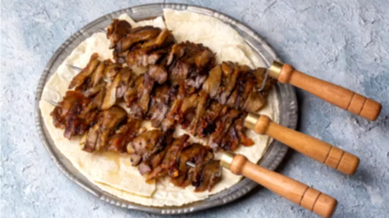 Evde Cağ Kebabı Yapımı: Doğal ve Lezzetli Tarifin Püf Noktaları