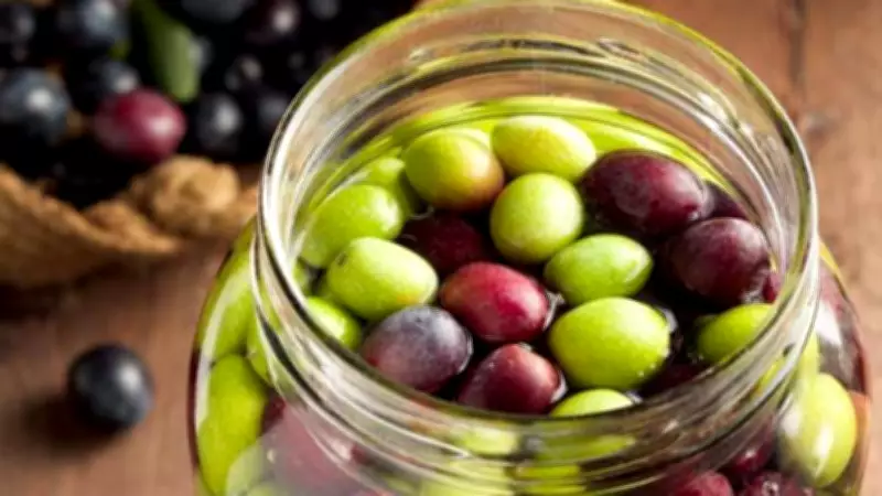 Evde Doğal Yeşil Zeytin Yapımı: Adım Adım Pratik Tarif