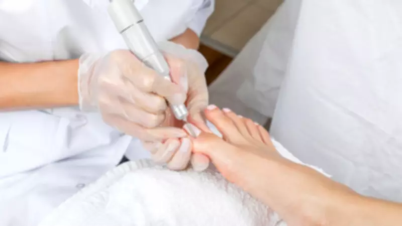 Evde Pedikür Rehberi: Adım Adım Bakım ve Püf Noktaları