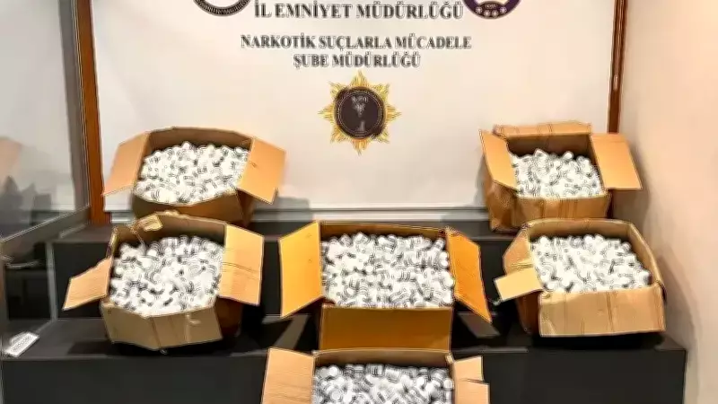 Evlerinde 230 Bin Hap Bulunan Anne ve Oğlu Gözaltına Alındı