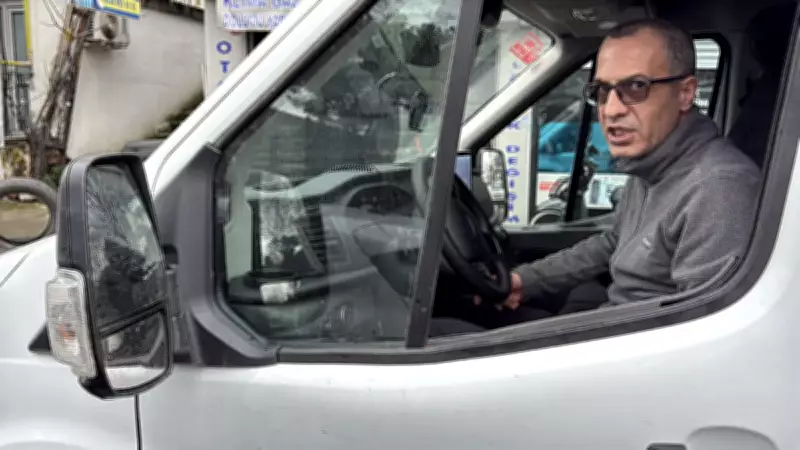 Eyüpsultan'da Trafik Magandaları Minibüs Şoförüne Saldırdı: 'Canımızı Yolda mı Bulduk'