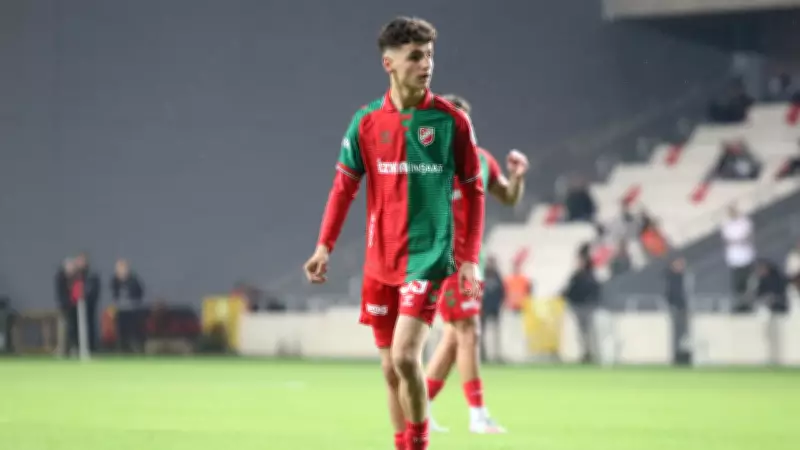 Fenerbahçe, Genç Yıldız Adem Yeşilyurt'u Transfer Etti!