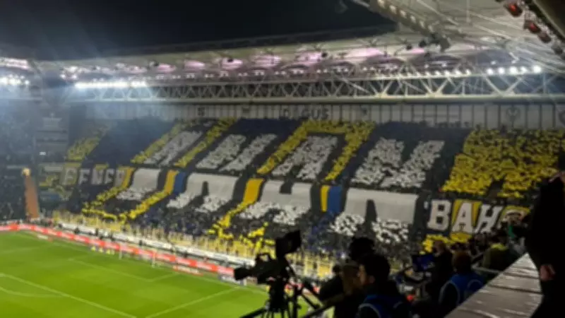 Fenerbahçe Taraftarlarından Etkileyici Koreografi: 'İnan Fenerbahçe' Mesajı