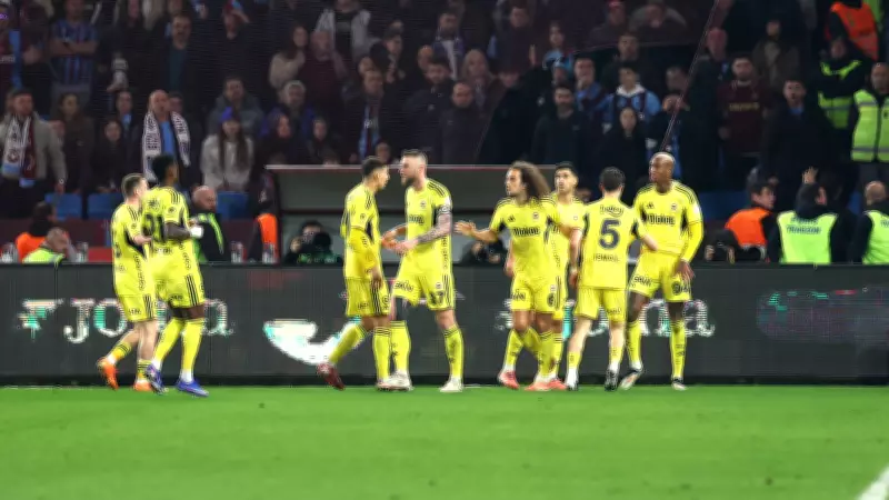 Fenerbahçe, Trabzonspor'u 3-2 Mağlup Ederek Liderlik Yolunda Önemli Galibiyet Aldı