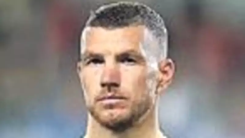 Fenerbahçe'de 39 Yaşındaki Dzeko, Hat-Trick Yaparak Tarihe Geçti