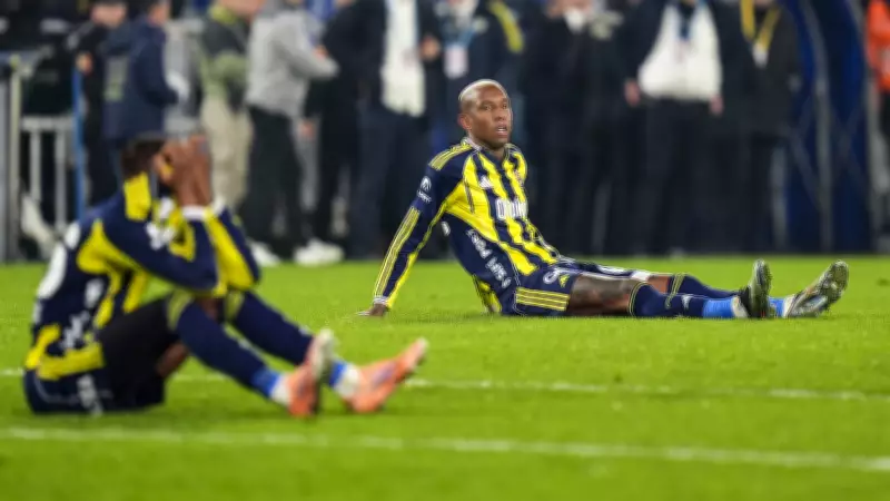Fenerbahçe'ye Talisca Şoku: Brezilyalı Yıldız Sakatlandı, Stattan Sekerek Ayrıldı