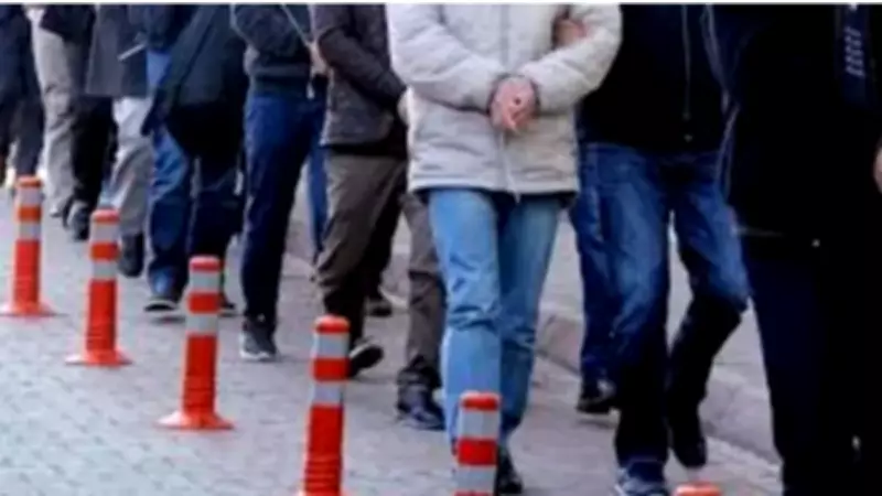 FETÖ Operasyonunda 52 Vergi Müfettişi Tutuklandı: Ankesörlü Telefon İletişimi