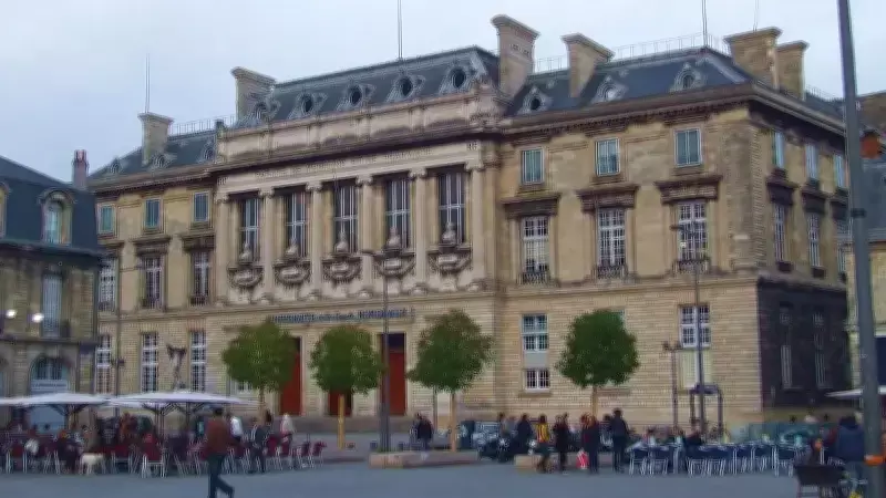 Fransa'da Üniversitede İslamofobik Yazılar ve Irkçı Broşürler Skandalı