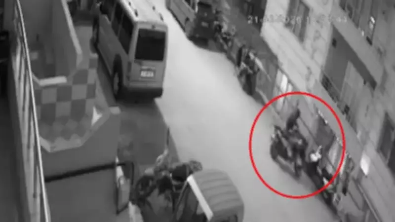 İftar Saatinde Motosiklet Hırsızlığı: Şüphelinin Rahat Tavırları Kameralara Yansıdı
