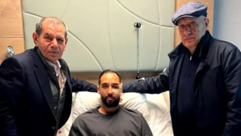 Galatasaray Başkanı Dursun Özbek, Sakatlanan Kaleci İsa Doğan'ı Hastanede Ziyaret Etti