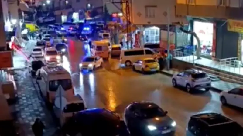 Gaziantep'te Düğün Salonu Önünde Silahlı Saldırı: Genç Adam Ağır Yaralandı