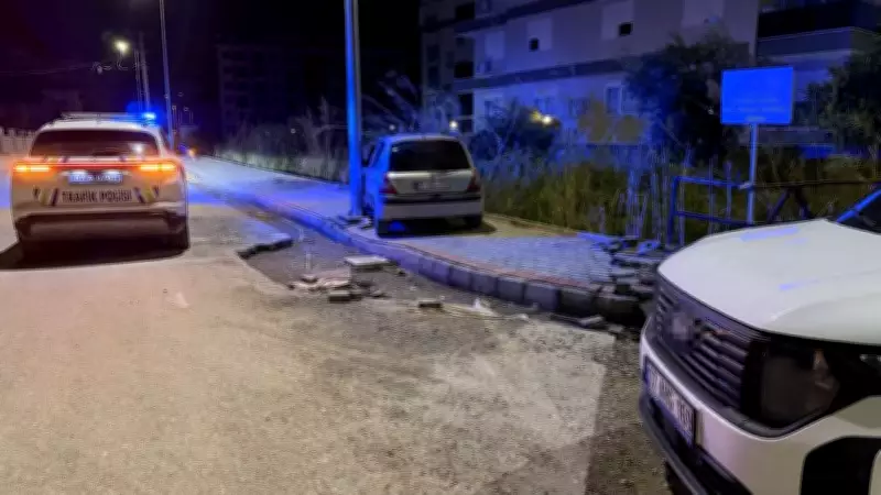 Gazipaşa'da Bıçaklı Kavga: 2 Yaralı, 4 Gözaltı, Kaçış Sırasında Alkollü Sürücüye Ceza