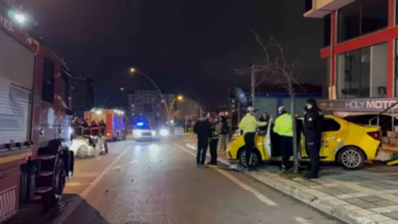 Gebze'de İki Araç Çarpıştı: Maddi Hasar Var, Yaralı Yok