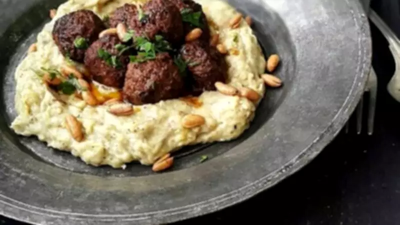 Geleneksel Lezzetin Hafif Yorumu: Kabak Beğendili Köfte Tarifi