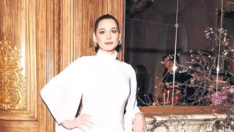 Gülsim Ali, Londra Moda Haftası'nda Özel Davetli Olarak Yer Aldı