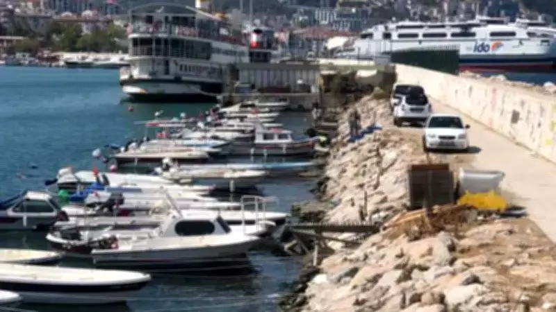 Güzelyalı'da Denizde Yaşanan Trajedi: Baba Kurtuldu, Oğlu Hayatını Kaybetti