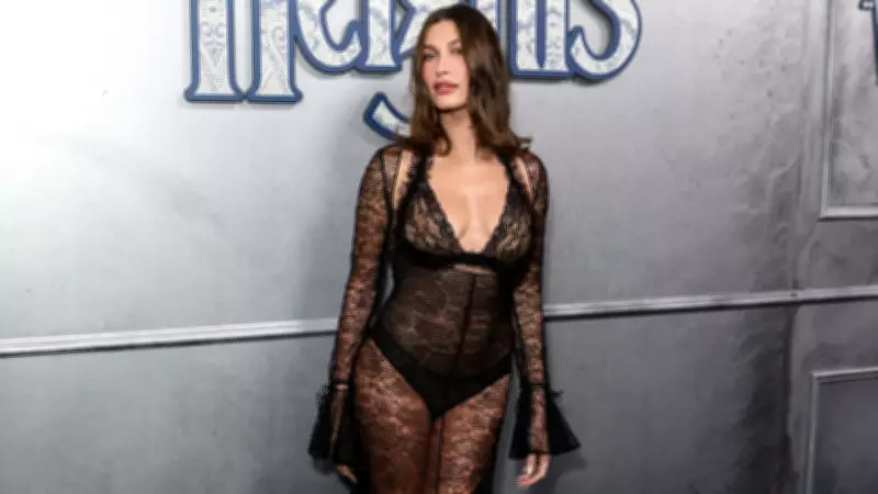 Hailey Bieber'ın Dantelli Kıyafetiyle Rol Çaldığı Gala Tüm Dikkatleri Üzerine Çekti