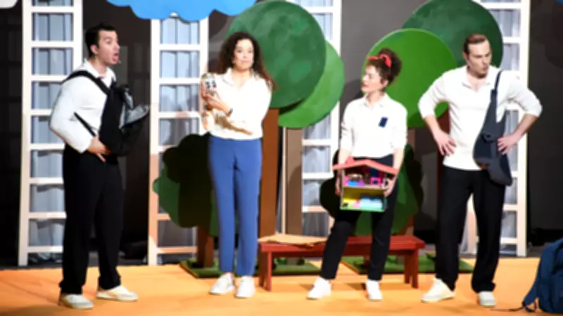 Halkbank Çocuk Tiyatrosu 'Süper Kahramanlar: Dünyamızı Koruyoruz!' Oyunuyla İkinci Sezona Başladı