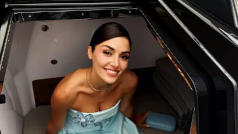 Hande Erçel 'Yakışıklım' Paylaşımıyla Sosyal Medyayı Salladı!