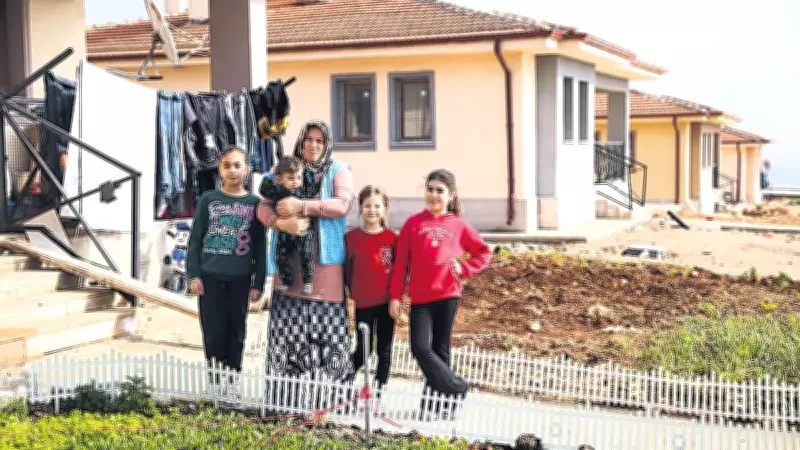 Hatay'da Depremzede Aile, Yeni Evinde İlk Ramazan Heyecanını Yaşıyor