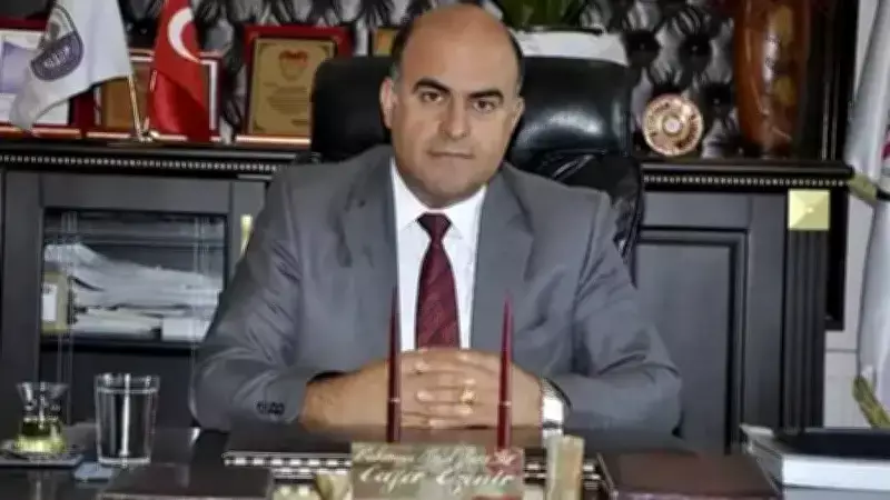 Hatay'da Eski Belde Başkanı Oğlu Tarafından Baltayla Öldürüldü