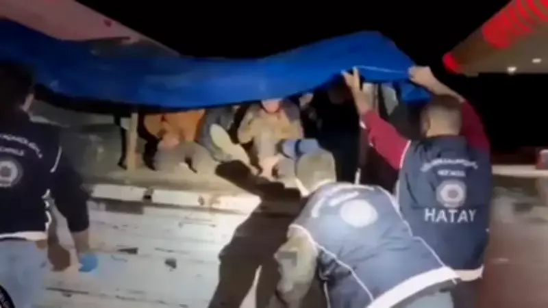 Hatay'da Tırın Dorsesinde 12 Kaçak Göçmen Yakalandı, 4 Organizatör Tutuklandı
