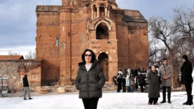 Hülya Koçyiğit, Van'ın İhtişamına Hayran Kaldı: Akdamar Adası Ziyareti